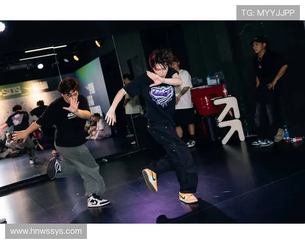 重庆街舞队引领节奏变革热潮探索街舞文化新风尚与未来发展