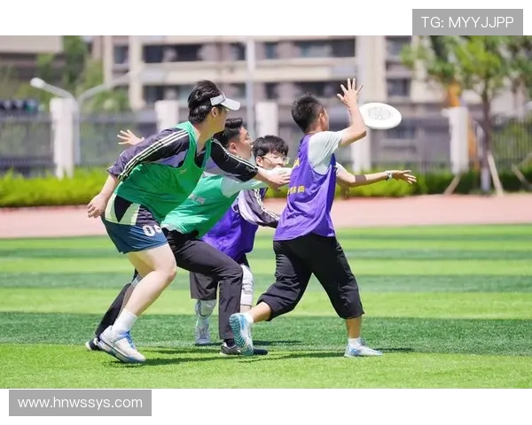 成都飞盘队与北京飞盘队赛后复盘分析团队配合与战术执行的关键要素